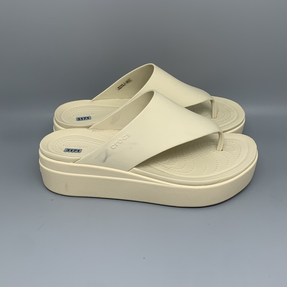 Crocs Brooklyn Beige Cream Low Platform Wedge‎ Sandals Women’s Sz 9